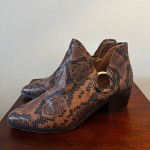 Frye Ellen Harness Booties - Brown Snake Print Leather Mid Heel - Size 8 Women